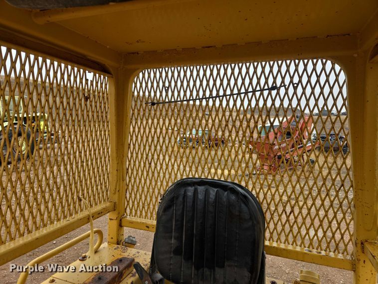 image for item EV5574 1980 Caterpillar D3B dozer