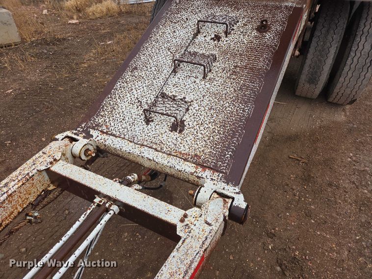 image for item EV5575 1994 Cornhusker end dump pup trailer