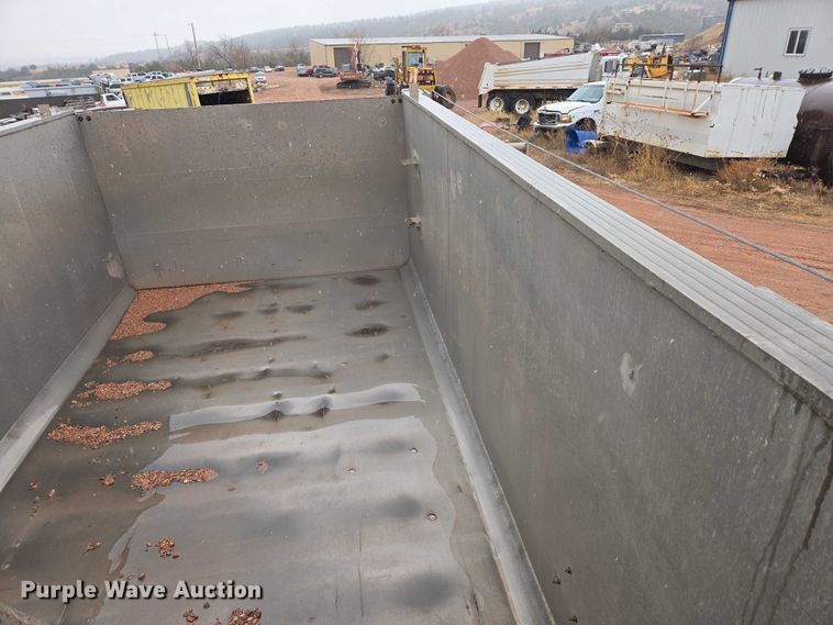 image for item EV5575 1994 Cornhusker end dump pup trailer