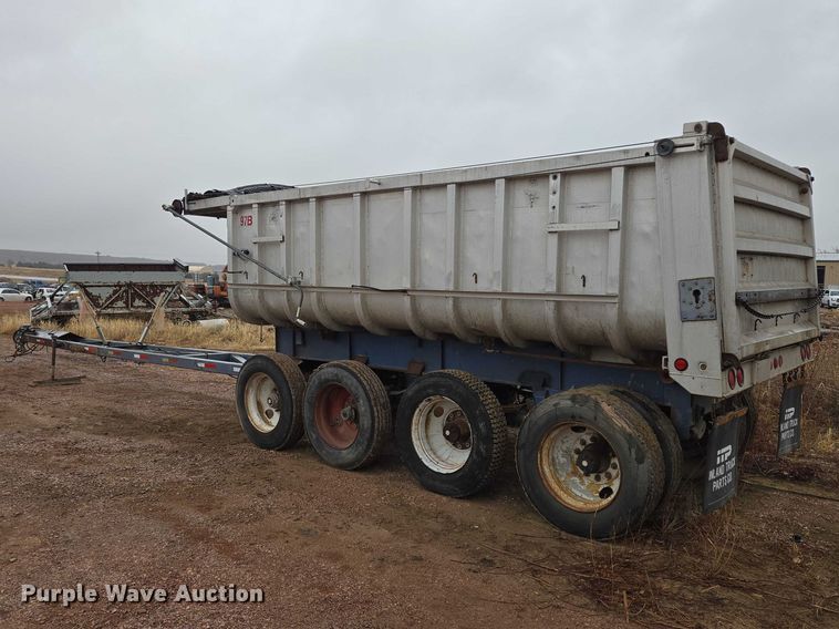 image for item EV5576 1980 Fruenauf end dump pup trailer