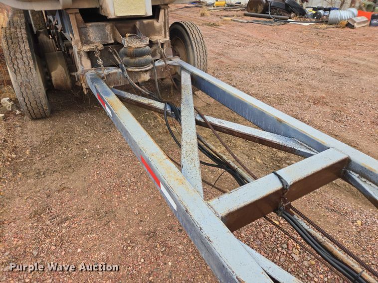 image for item EV5576 1980 Fruenauf end dump pup trailer
