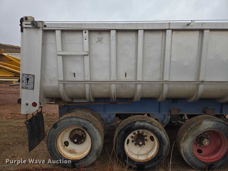 image for item EV5576 1980 Fruenauf end dump pup trailer