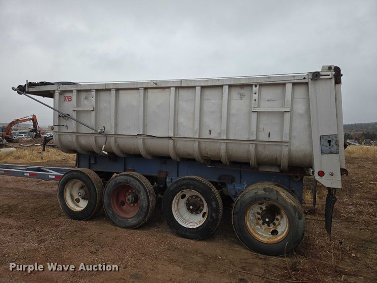 image for item EV5576 1980 Fruenauf end dump pup trailer