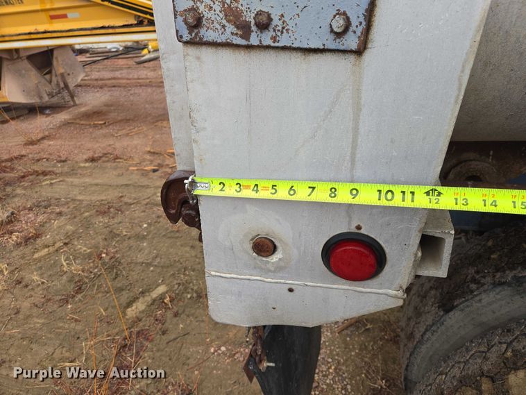 image for item EV5576 1980 Fruenauf end dump pup trailer