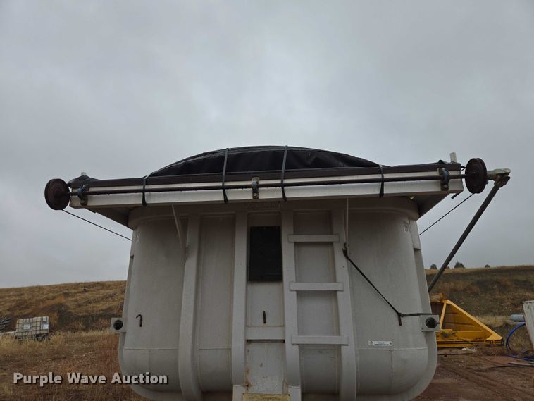 image for item EV5576 1980 Fruenauf end dump pup trailer