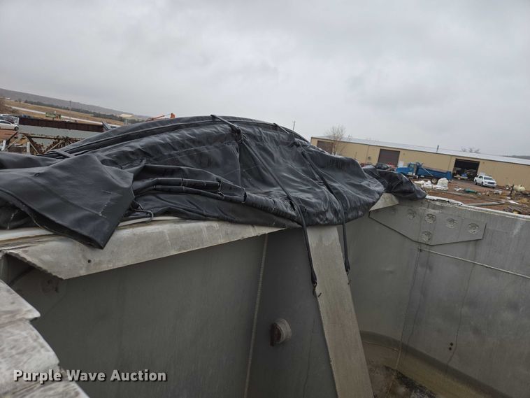 image for item EV5576 1980 Fruenauf end dump pup trailer