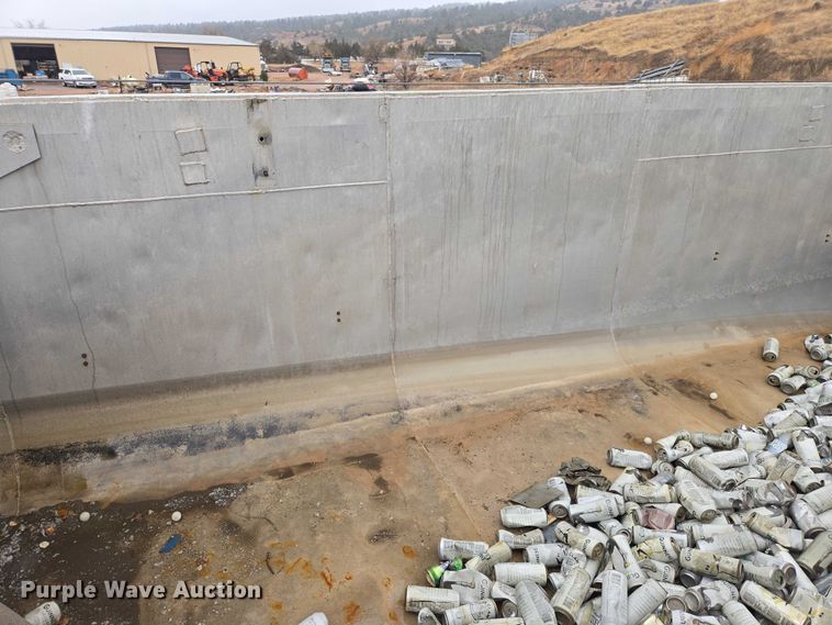 image for item EV5576 1980 Fruenauf end dump pup trailer