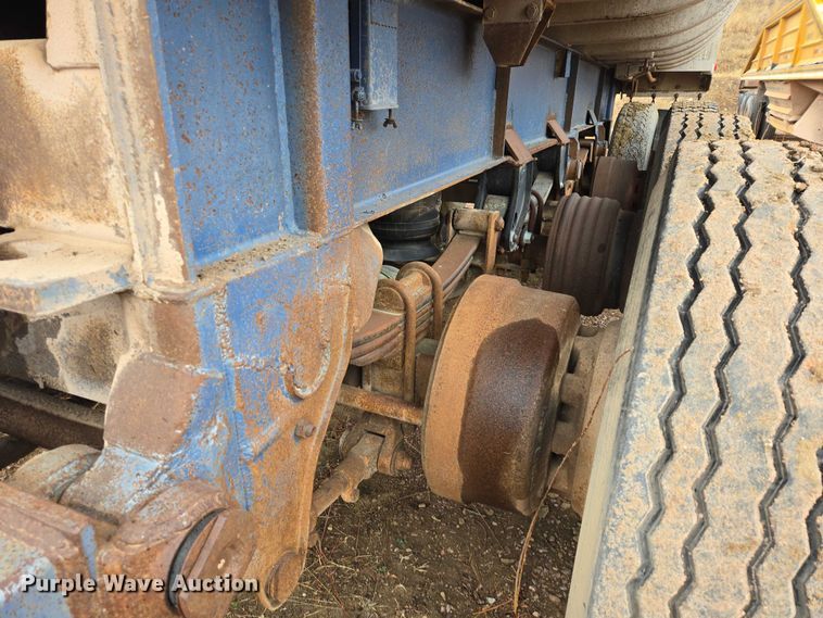 image for item EV5576 1980 Fruenauf end dump pup trailer