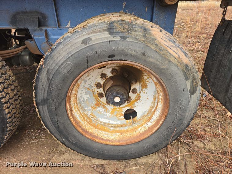 image for item EV5576 1980 Fruenauf end dump pup trailer