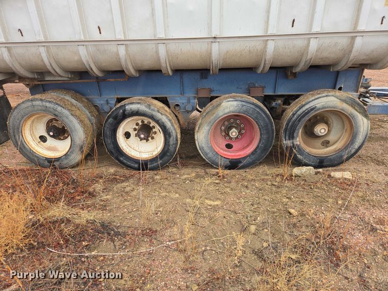 image for item EV5576 1980 Fruenauf end dump pup trailer