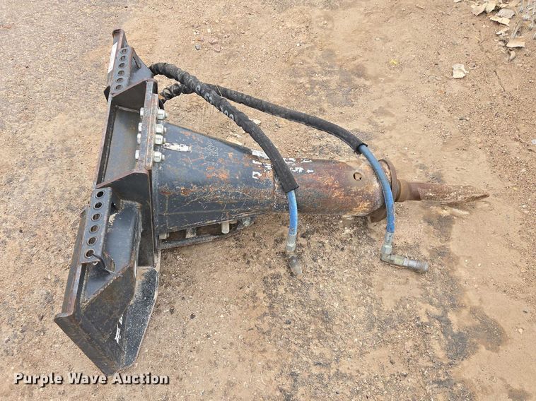 image for item EV5579 Bobcat HB880 skid steer breaker