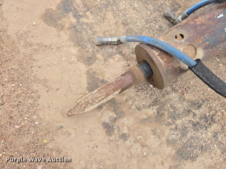 image for item EV5579 Bobcat HB880 skid steer breaker