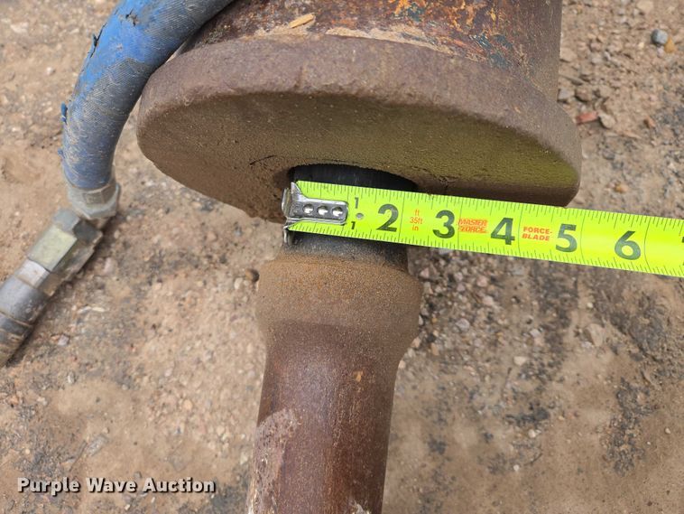 image for item EV5579 Bobcat HB880 skid steer breaker