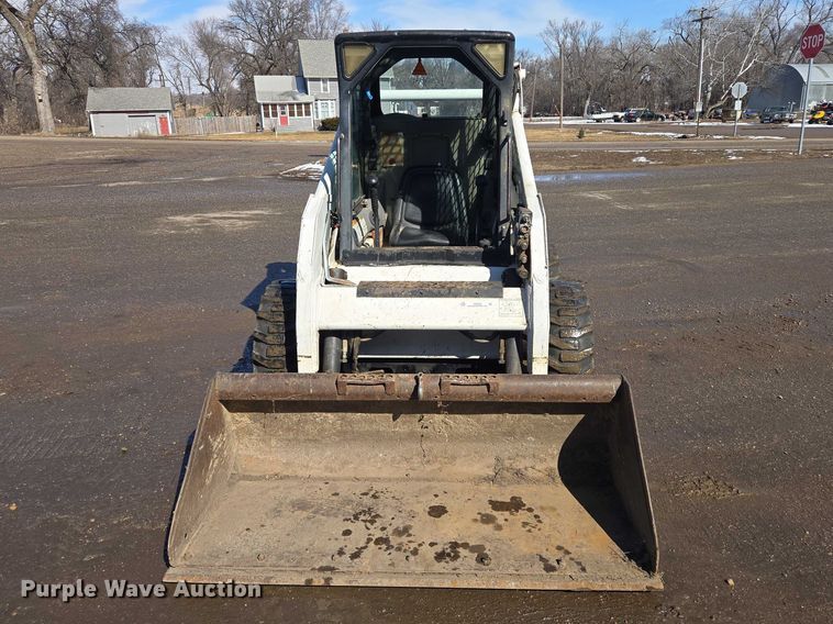 image for item EV5592 2002 Bobcat S185 skid steer loader