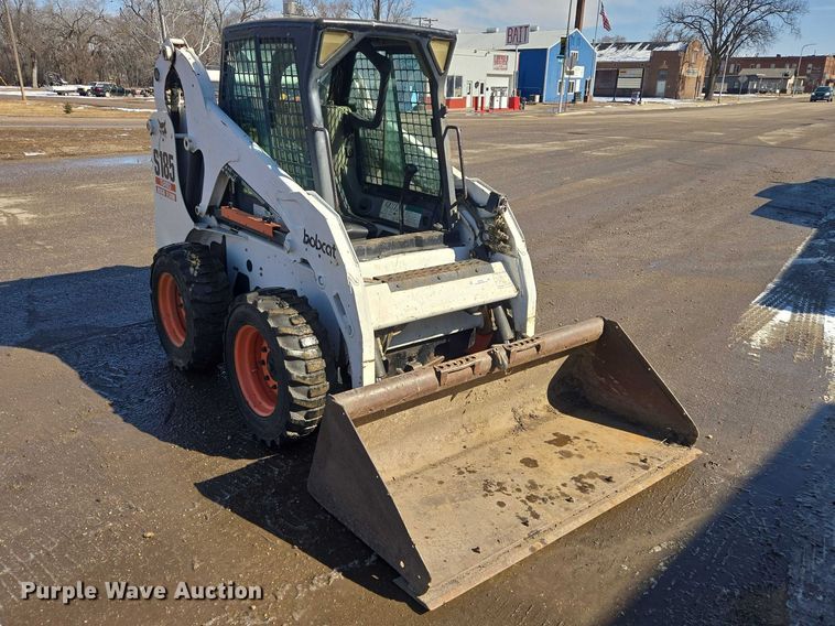 image for item EV5592 2002 Bobcat S185 skid steer loader