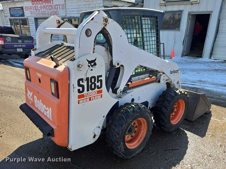 image for item EV5592 2002 Bobcat S185 skid steer loader