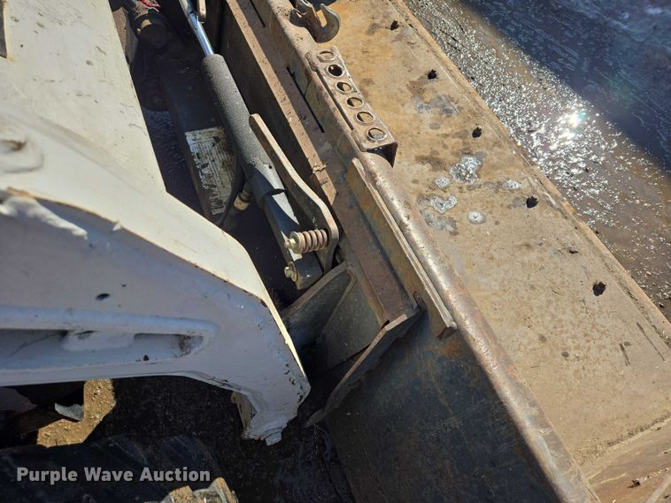 image for item EV5592 2002 Bobcat S185 skid steer loader