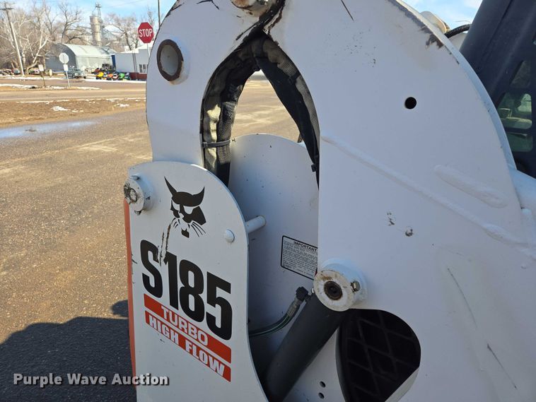 image for item EV5592 2002 Bobcat S185 skid steer loader
