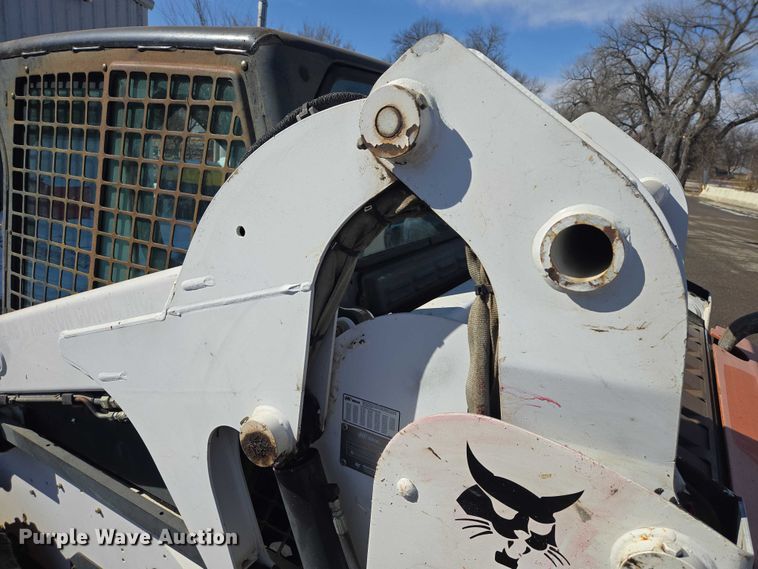 image for item EV5592 2002 Bobcat S185 skid steer loader