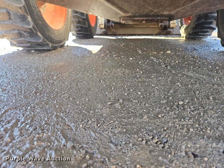 image for item EV5592 2002 Bobcat S185 skid steer loader