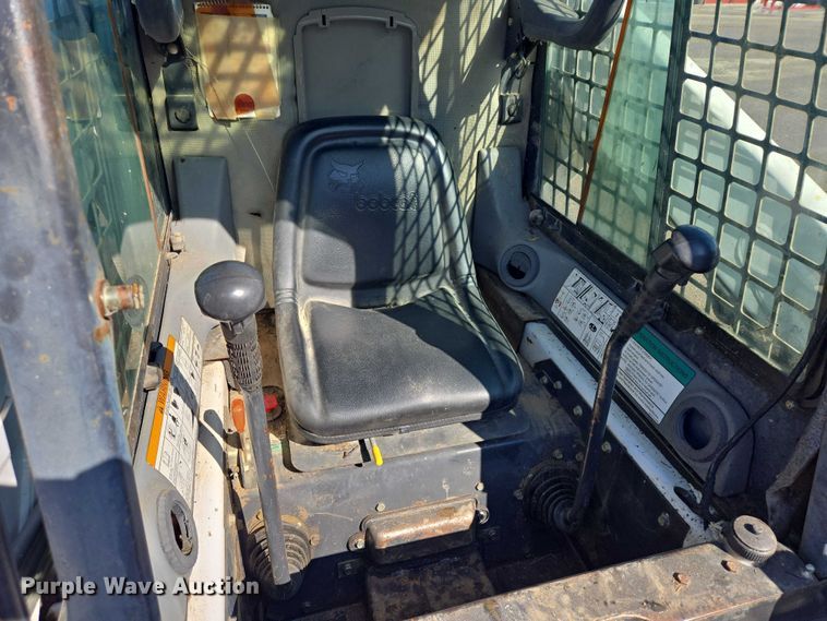 image for item EV5592 2002 Bobcat S185 skid steer loader
