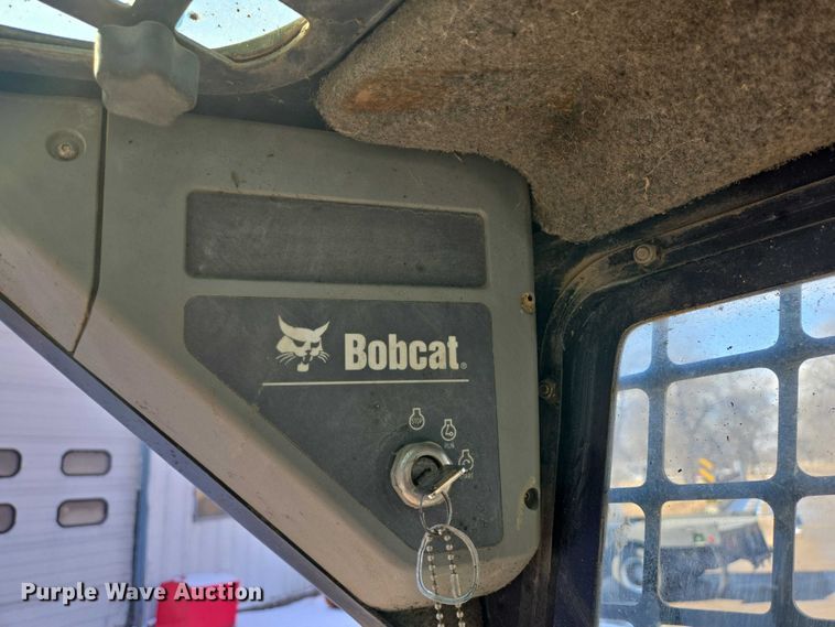 image for item EV5592 2002 Bobcat S185 skid steer loader
