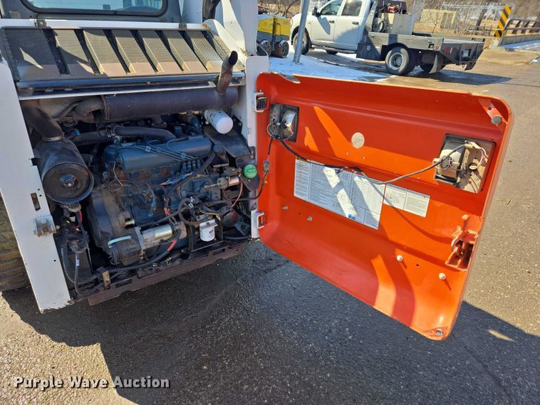 image for item EV5592 2002 Bobcat S185 skid steer loader