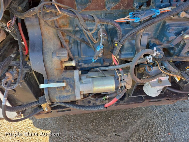 image for item EV5592 2002 Bobcat S185 skid steer loader