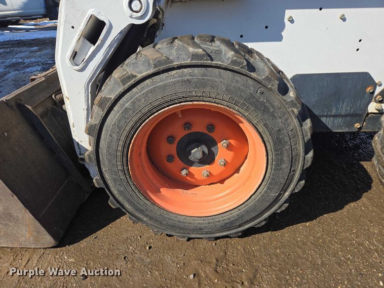 image for item EV5592 2002 Bobcat S185 skid steer loader