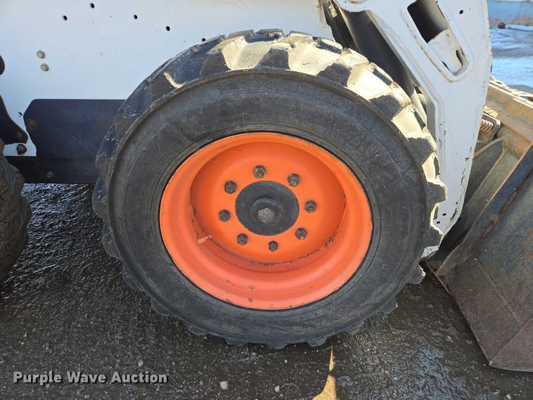 image for item EV5592 2002 Bobcat S185 skid steer loader