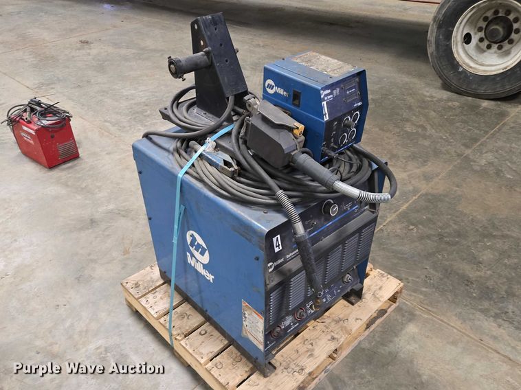 image for item EV5610 Miller Deltaweld 302 welder