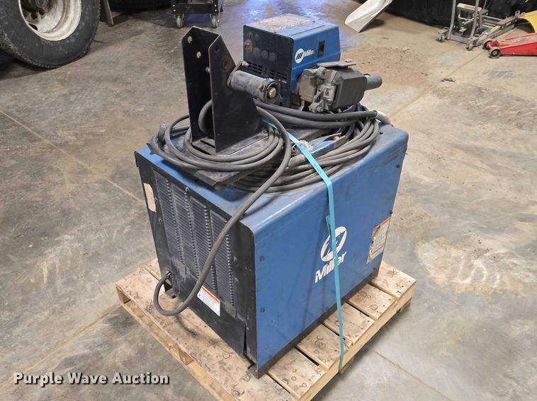 image for item EV5610 Miller Deltaweld 302 welder