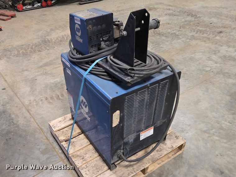 image for item EV5610 Miller Deltaweld 302 welder