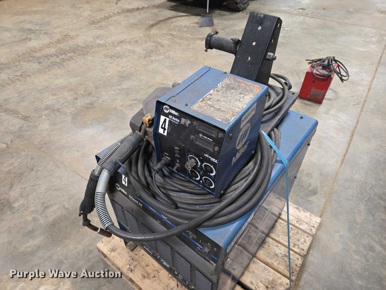 image for item EV5610 Miller Deltaweld 302 welder