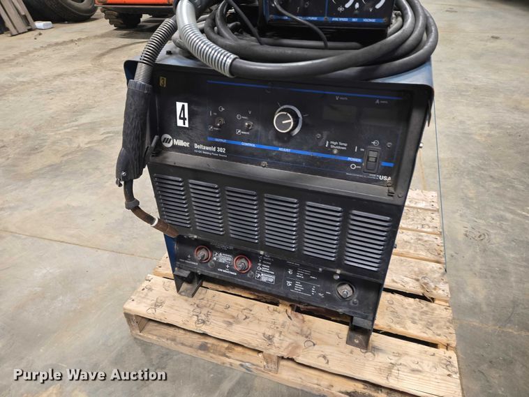 image for item EV5610 Miller Deltaweld 302 welder
