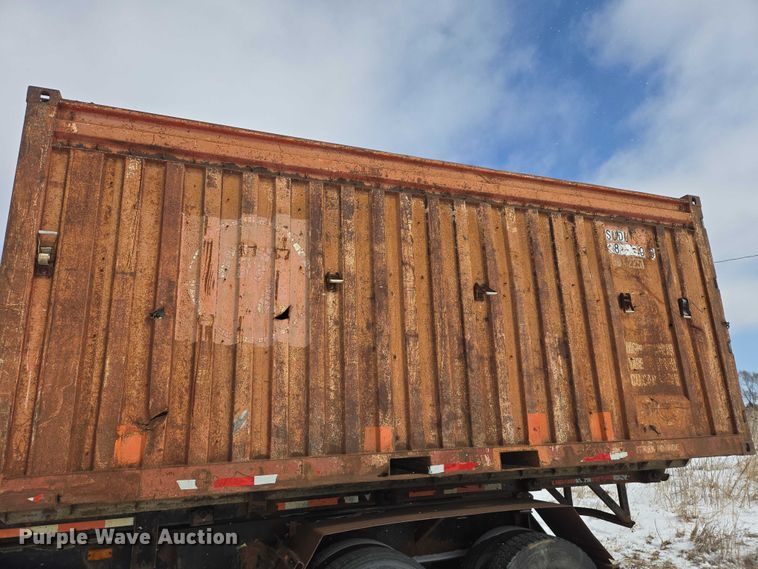 image for item EV5612 Roll-off container