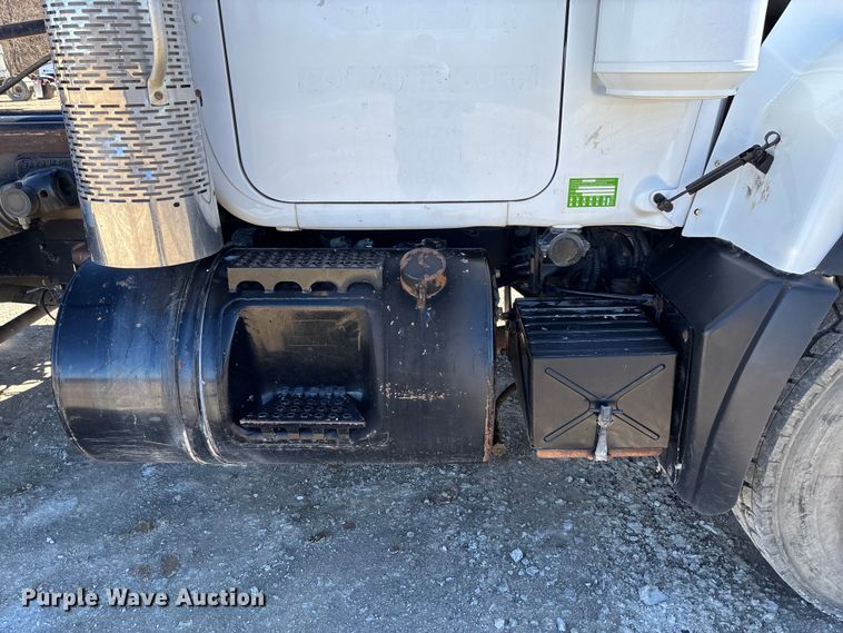 image for item FB3073 1999 Mack RD688S roll-off container truck