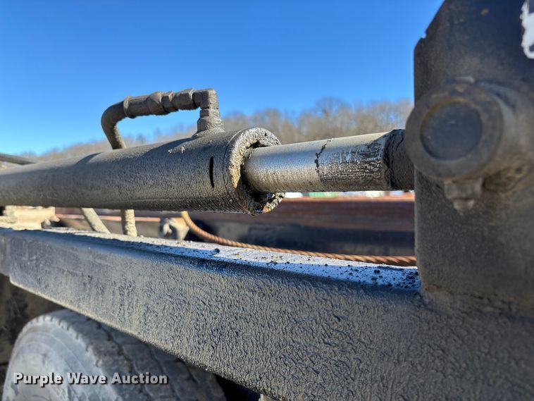 image for item FB3073 1999 Mack RD688S roll-off container truck