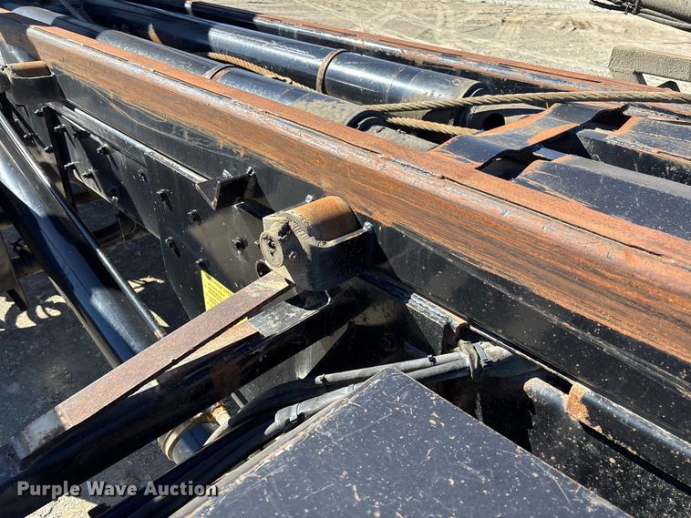 image for item FB3073 1999 Mack RD688S roll-off container truck