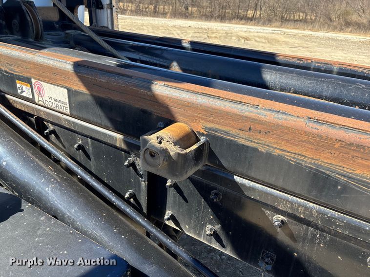 image for item FB3073 1999 Mack RD688S roll-off container truck