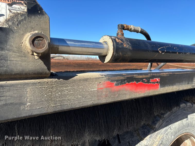 image for item FB3073 1999 Mack RD688S roll-off container truck