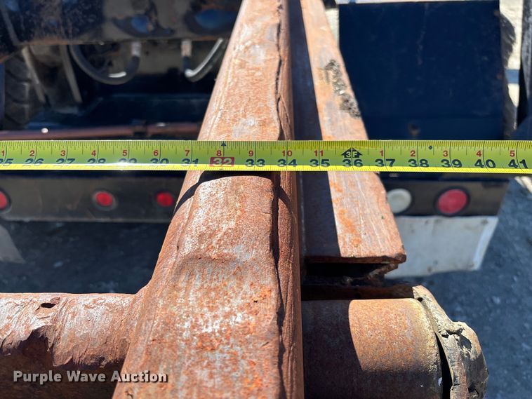 image for item FB3073 1999 Mack RD688S roll-off container truck