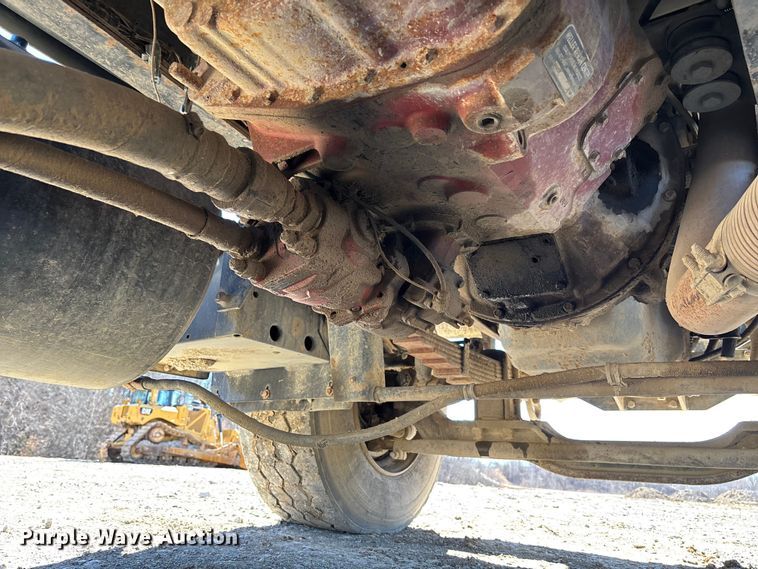 image for item FB3073 1999 Mack RD688S roll-off container truck