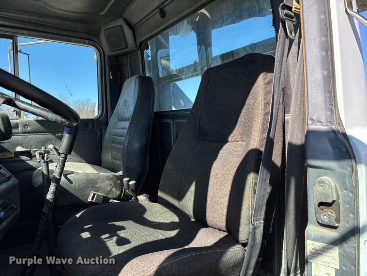 image for item FB3073 1999 Mack RD688S roll-off container truck