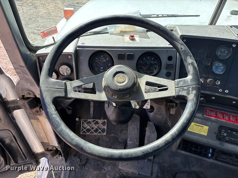 image for item FB3073 1999 Mack RD688S roll-off container truck