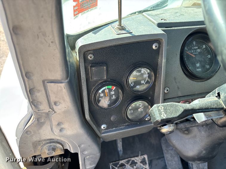 image for item FB3073 1999 Mack RD688S roll-off container truck