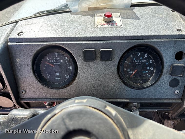 image for item FB3073 1999 Mack RD688S roll-off container truck