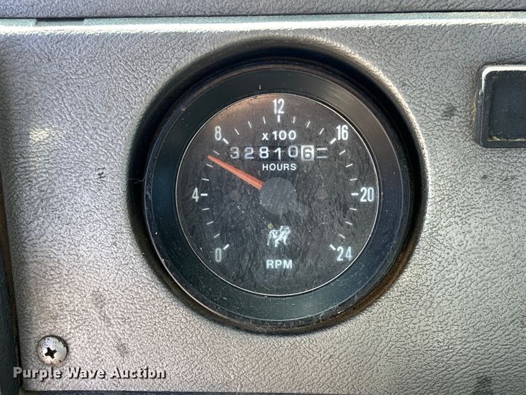 image for item FB3073 1999 Mack RD688S roll-off container truck