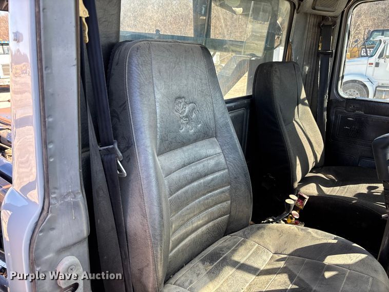 image for item FB3073 1999 Mack RD688S roll-off container truck