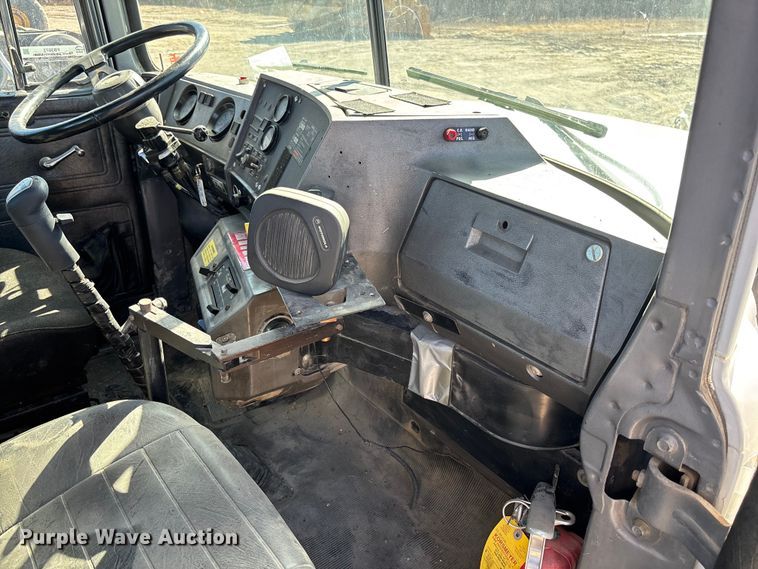 image for item FB3073 1999 Mack RD688S roll-off container truck